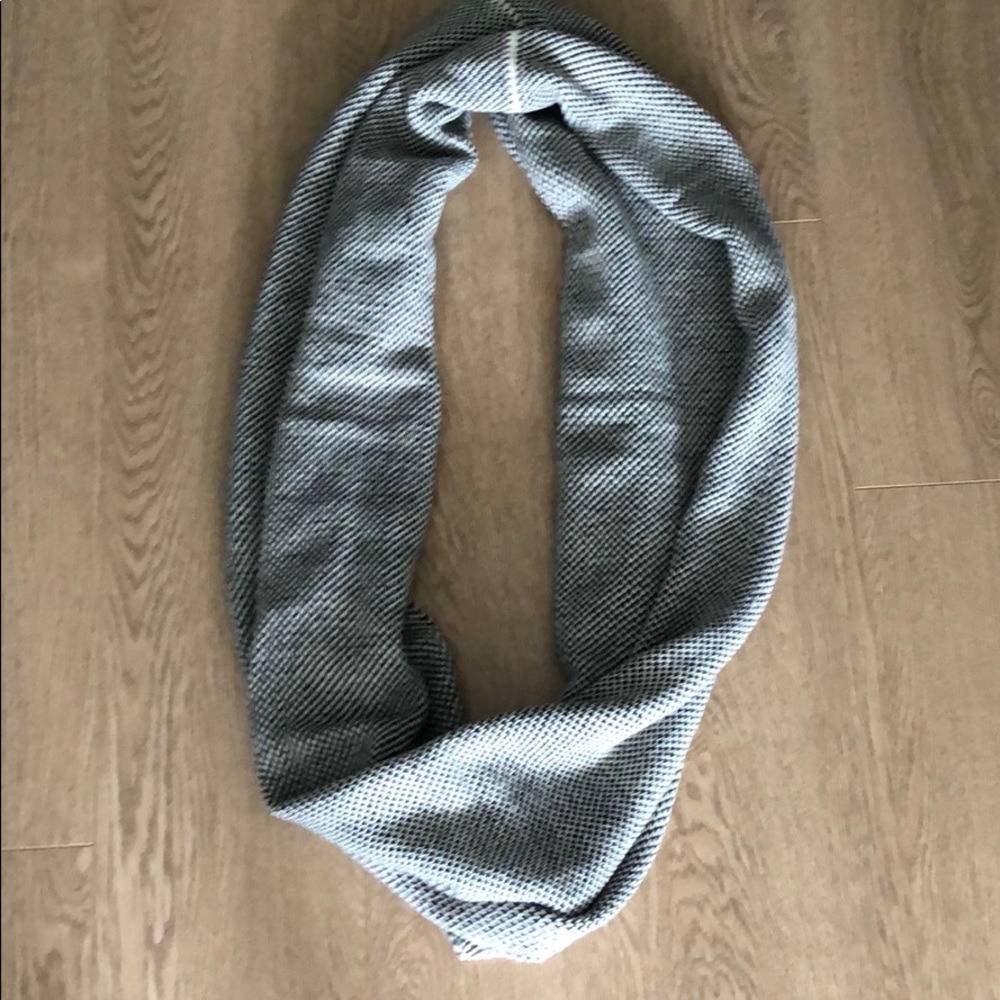 Patterned infinity scarf